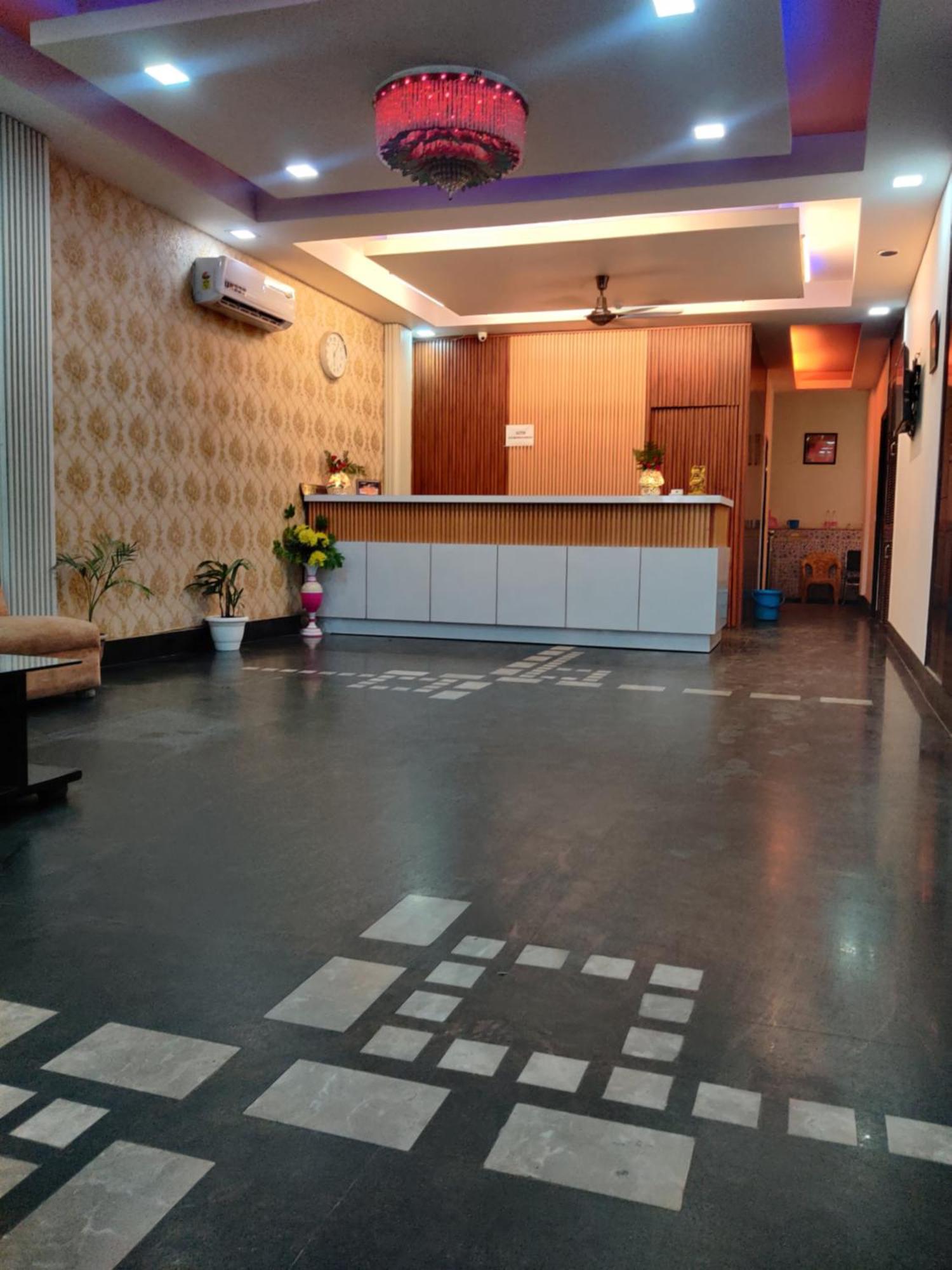 Hotel Delhi Airport Plaza IGI Airport Nuova Delhi Esterno foto